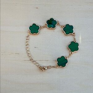 Elegant Gold Tone Green Flower Bracelet